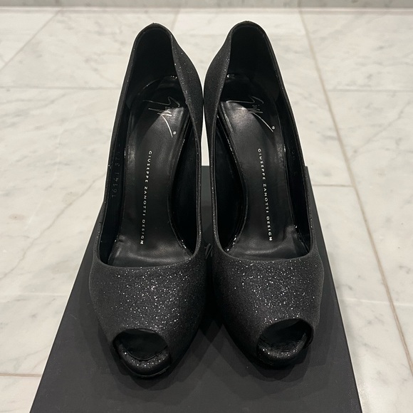 Giuseppe Zanotti Pix 100 Plato Sandal in Midnight sparkle. Sz: 37.5. - Picture 1 of 7